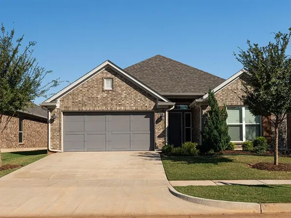 24 Carat Dr, Yukon, OK 73099