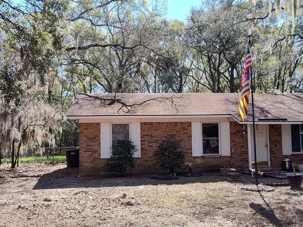 12 Bent Oak Rd, Beaufort, SC 29907