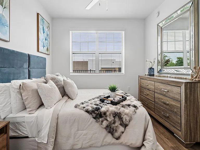 Remi West Dallas — Photo 10