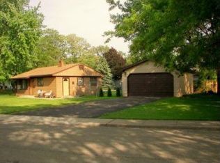 33 Thrush Rd, Carpentersville, IL 60110