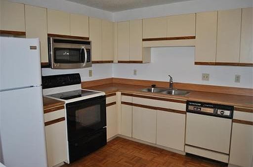 2nd image of 200 Cove Way Unit 719