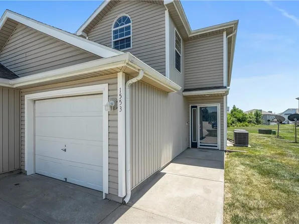1553 SW Shelby Ct, Lees Summit, MO 64081