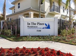 6937 Pines Cir, Pompano Beach, FL 33073