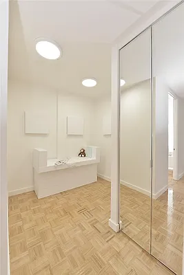 Sold by A & I Broadway | media 19