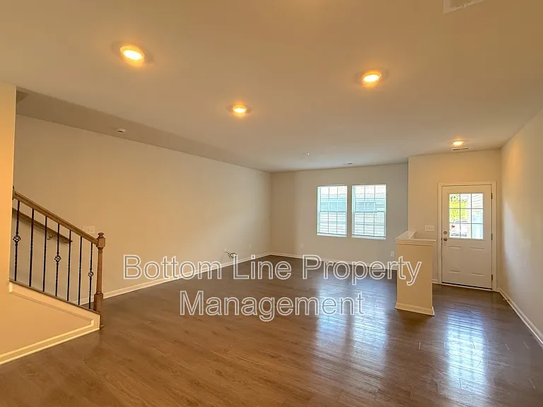 15708 Country House St — Photo 8
