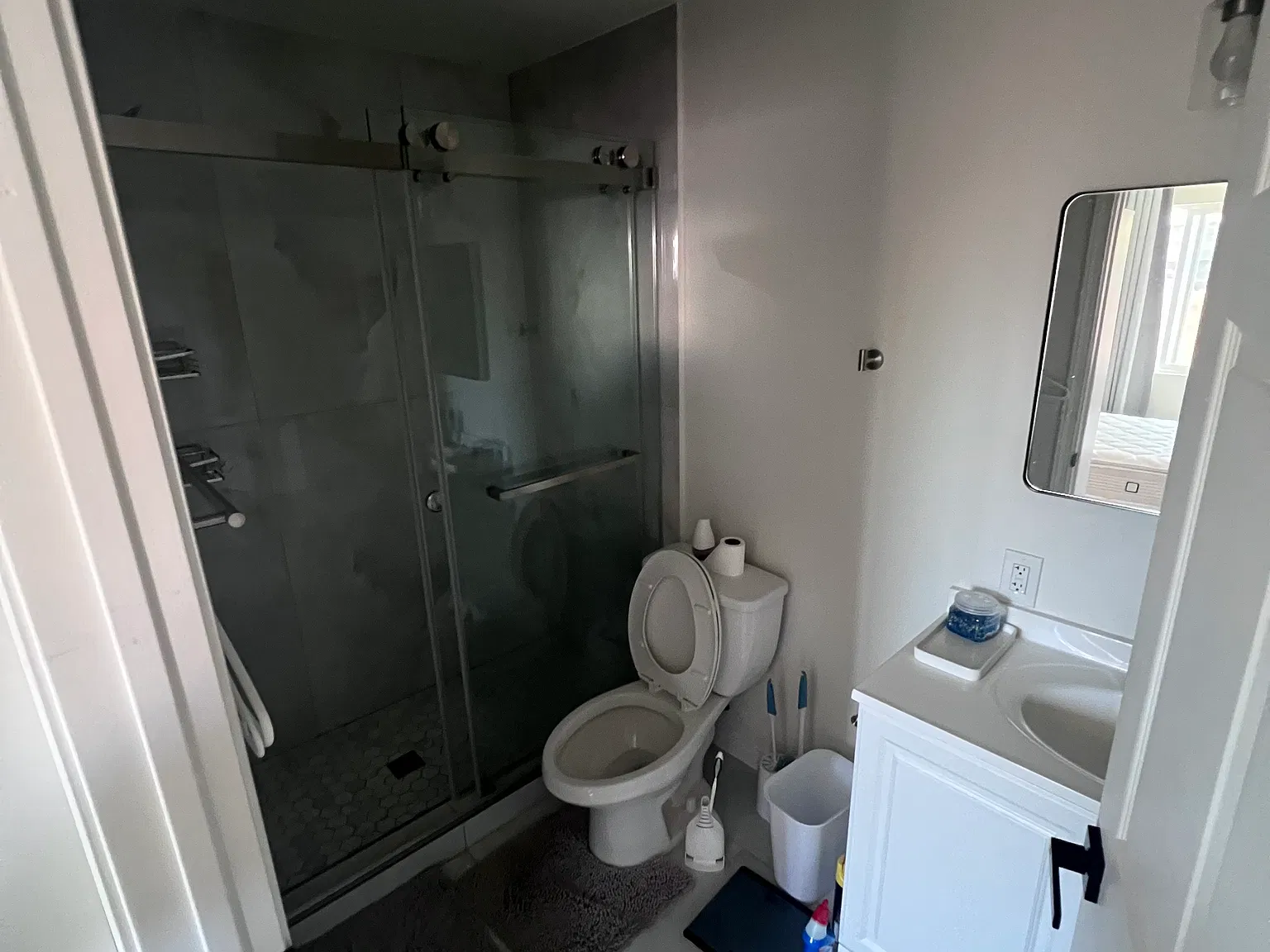 Studio, 750 sqft, $1,700 — Photo 3