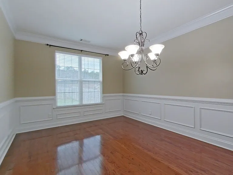611 Baldwin Pl — Photo 5