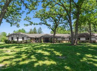 3 Bruce Cir S, Hawthorn Woods, IL 60047