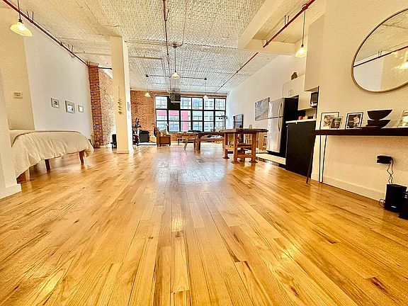 3rd image of 255 McKibbin St #406