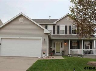 9821 Windy Cir, La Vista, NE 68128