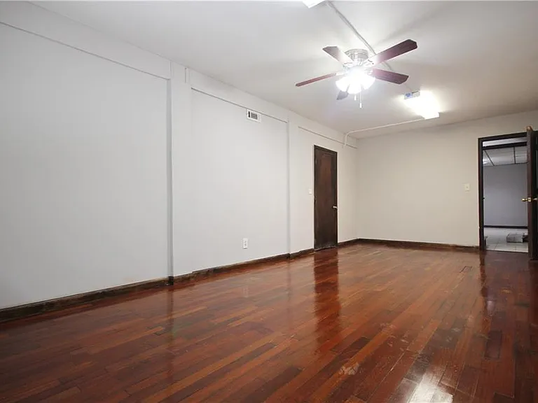 3310 Chastain Xing — Photo 37