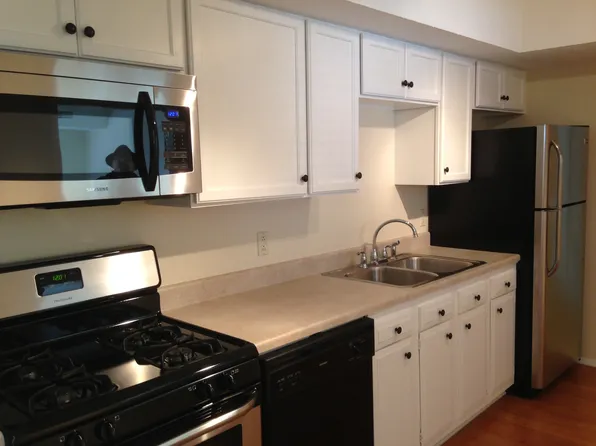 26705 Lake Of The Falls Blvd #6705, Olmsted Falls, OH 44138