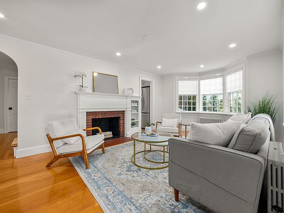 3rd image of 308 Webster St