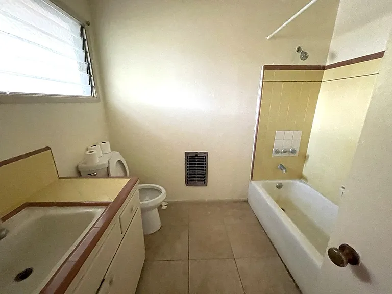 253 S Allen Ave #1 — Photo 7