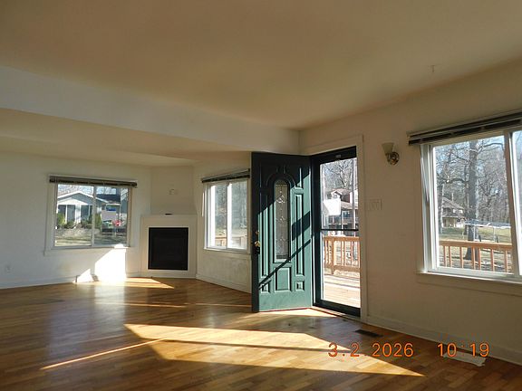 4th image of 57586 Gearhart Landing Rd