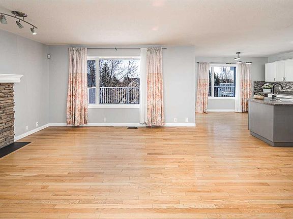 5th image of 10 Somerset Ct SW
