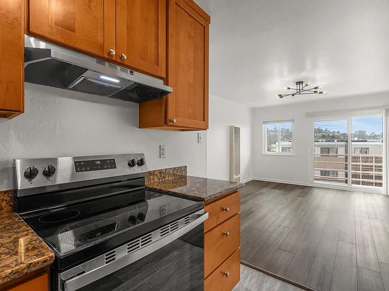 The Edgeworth Apartments — Photo 18