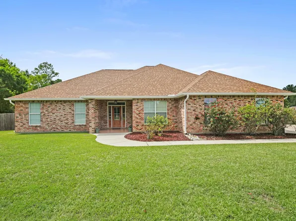 12231 E Pointe Dr, Picayune, MS 39466