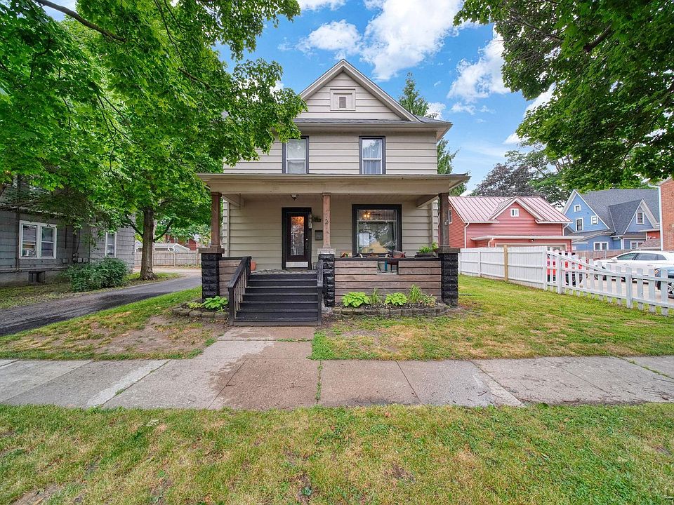 1st image of 121 Dallas St
