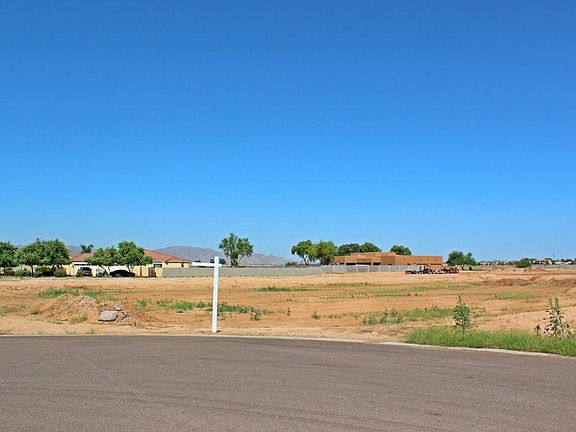 4th image of 16014 W Cheryl Ct