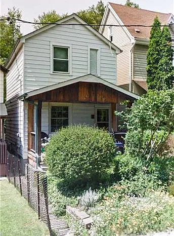 6 Boothroyd Ave
