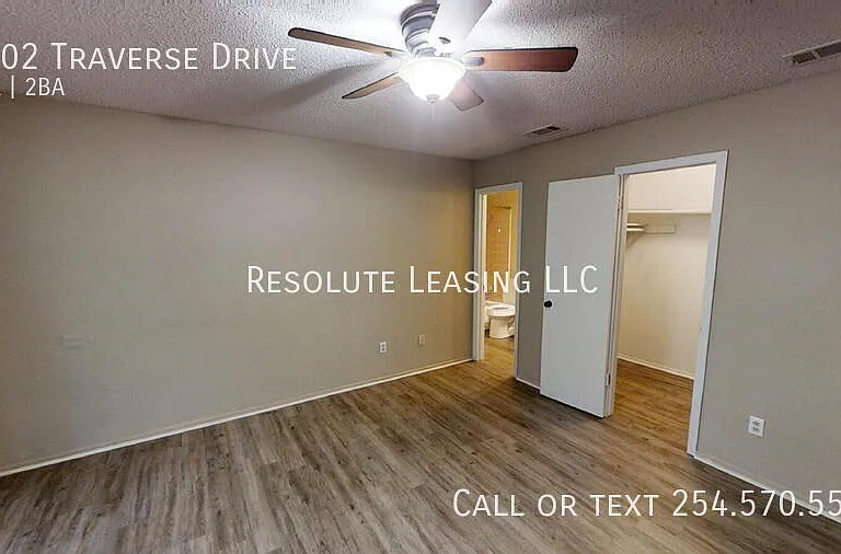 2302 Traverse Dr — Photo 9