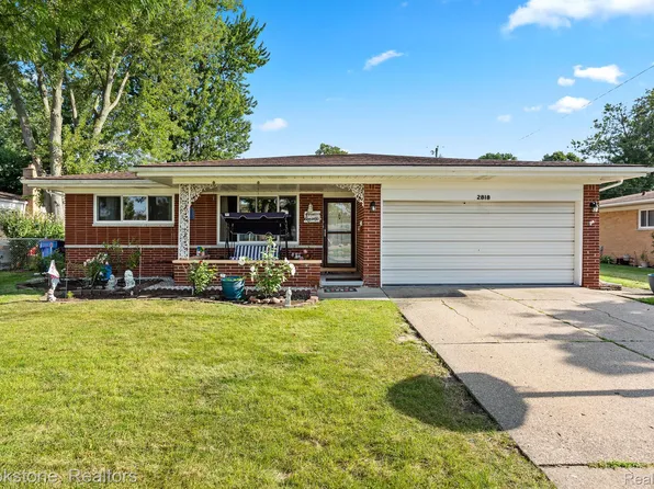 2818 Girard Dr, Warren, MI 48092