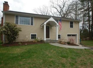 76 Valley View Ct, Norwalk, CT 06851