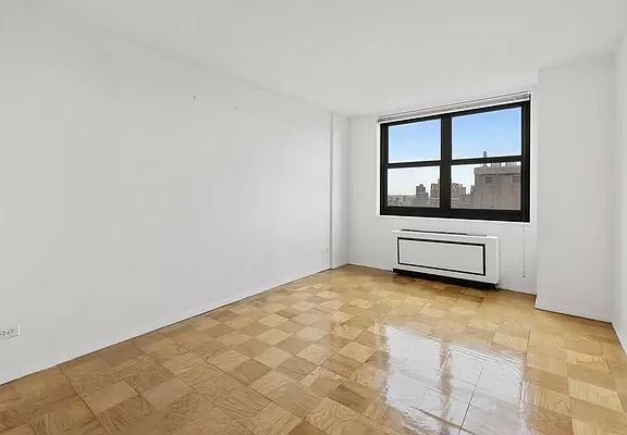 5th image of 200 E 72nd St APT 6M
