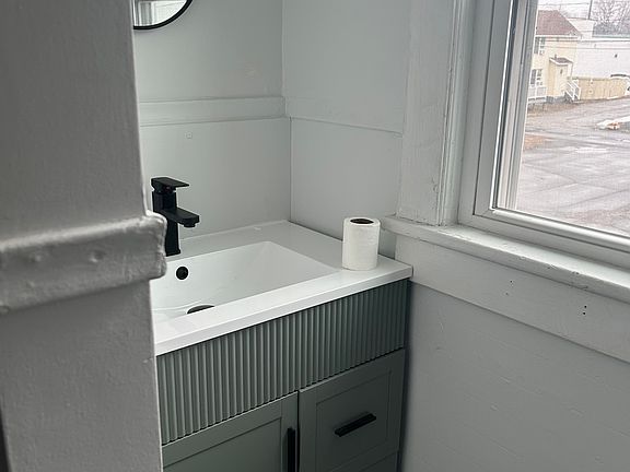 3rd image of 29 W Dorrance St #29