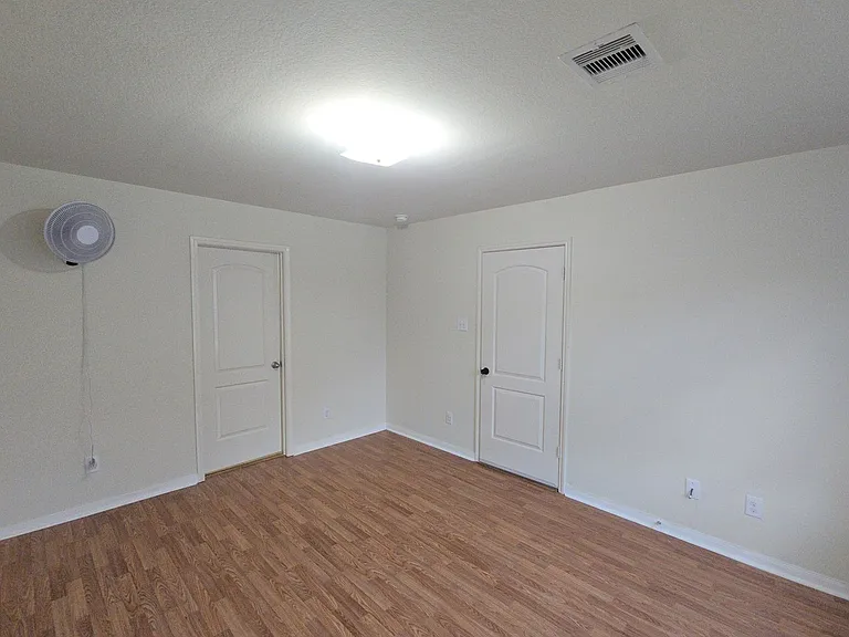 2303 Golden Brandy Ln — Photo 9