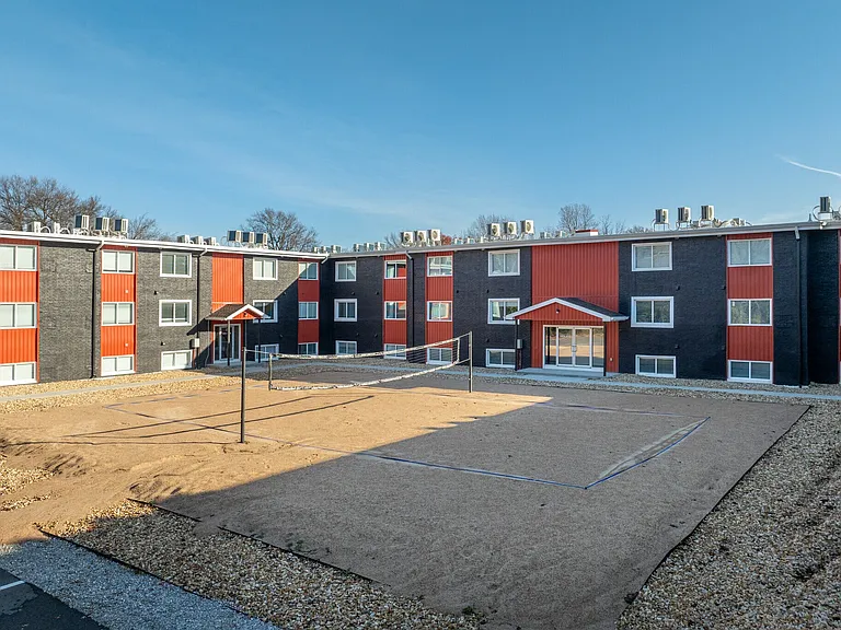 University Digs Apartments — Photo 7