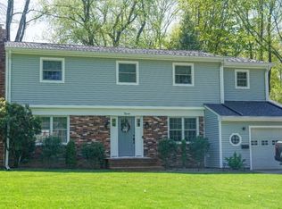 7 Pine Knoll Dr, Lawrence Township, NJ 08648