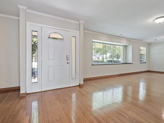 5th image of 14729 Tanglewood Dr