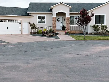 2299 W Cedar Crest Dr — exterior photo