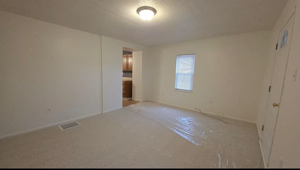 2 bed, 850 sqft, $1,200 — Photo 1