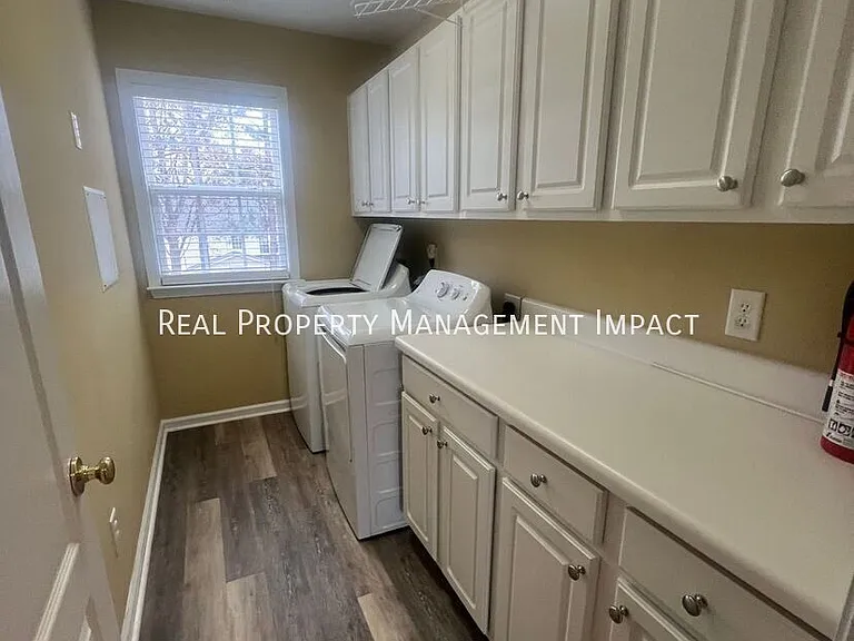5434 Wind Mountain Ln — Photo 25