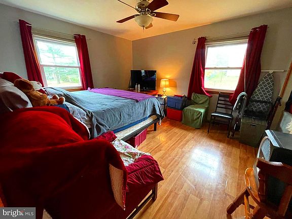 2nd image of 17600 Forest Glen Cir