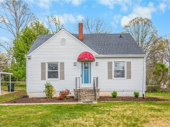 641 Willowbrook Ln, Winston Salem, NC 27104