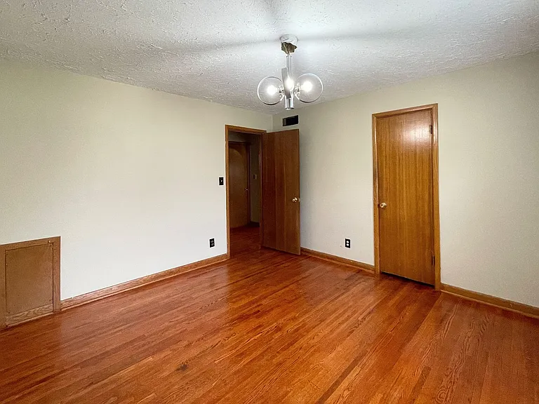 3412 W 9th St N — Photo 11