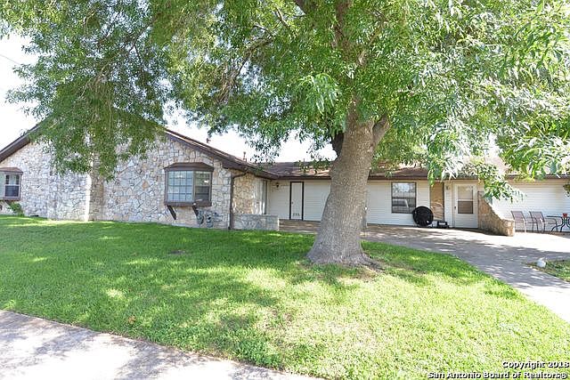1st image of 613 Oak Park Dr