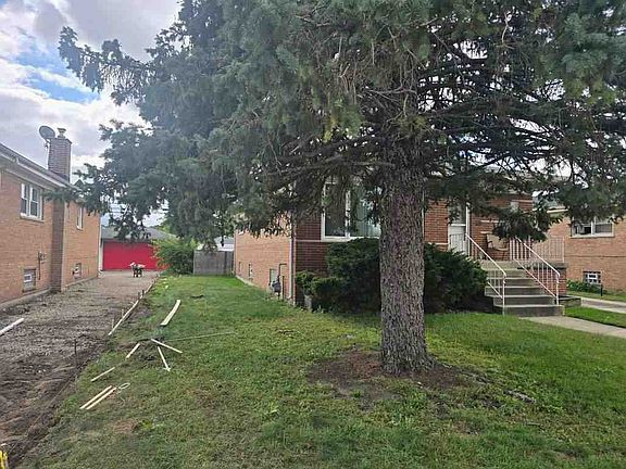 3rd image of 1515 Memorial Dr