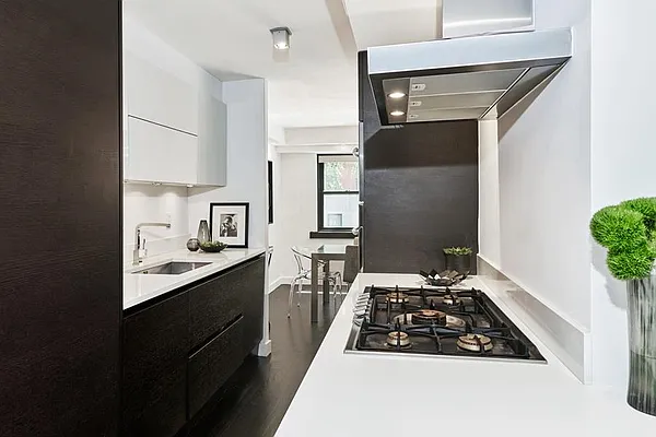 Sold by Douglas Elliman | media 24