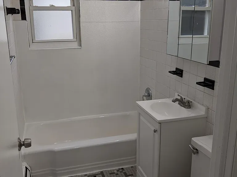 15 Carpenter St #A2 — Photo 6