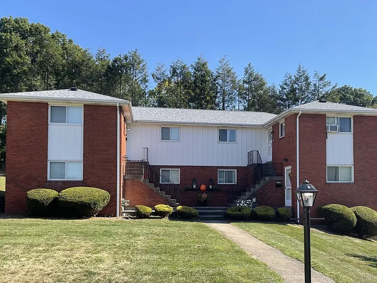 549 Farview Dr — Photo 13