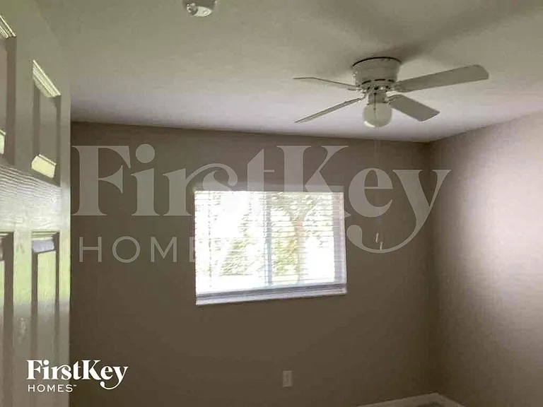 524 SW 25th Ln — Photo 10
