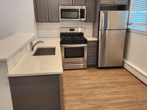 3rd image of 402 Franklin Ave #5