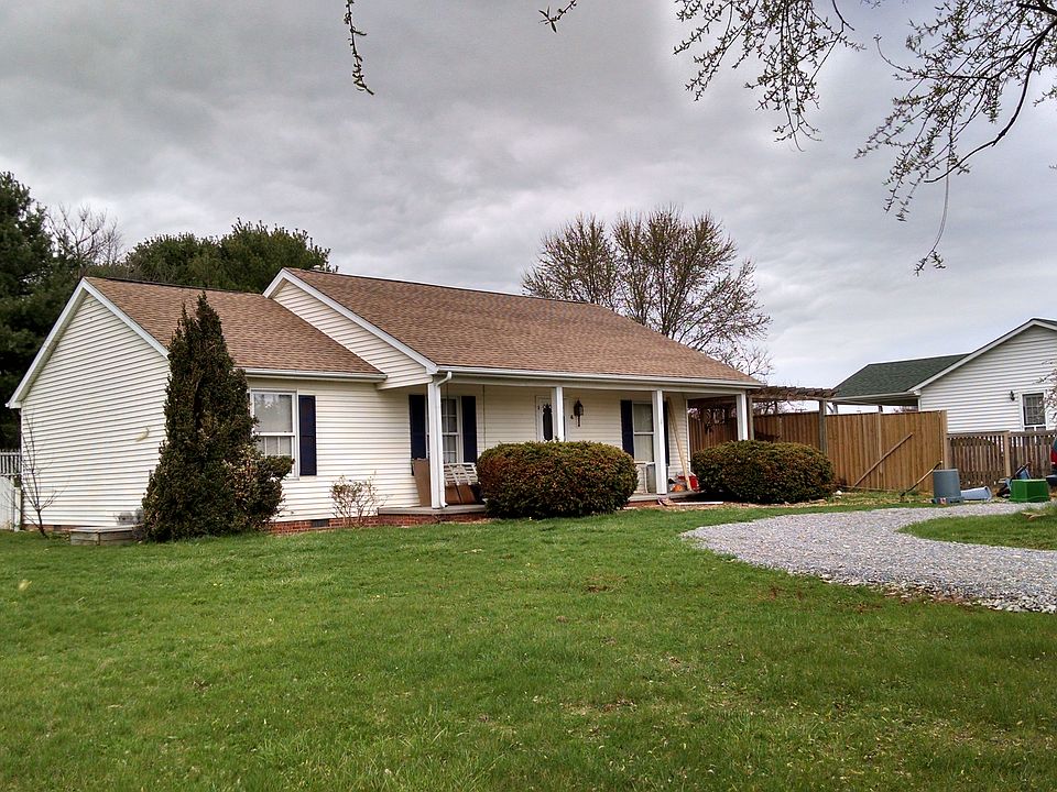 2nd image of 4 Summerfield Dr