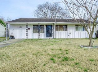 1201 Hector Ave, Pasadena, TX 77502