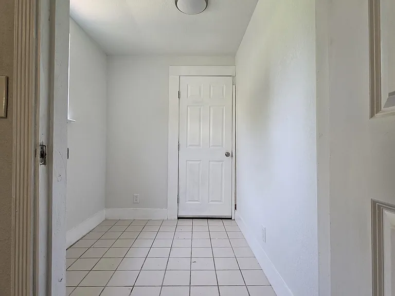 425-427 Richland St #427 — Photo 14